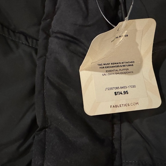 NWT Fabletics Essential Puffer, small - Picture 5 of 11
